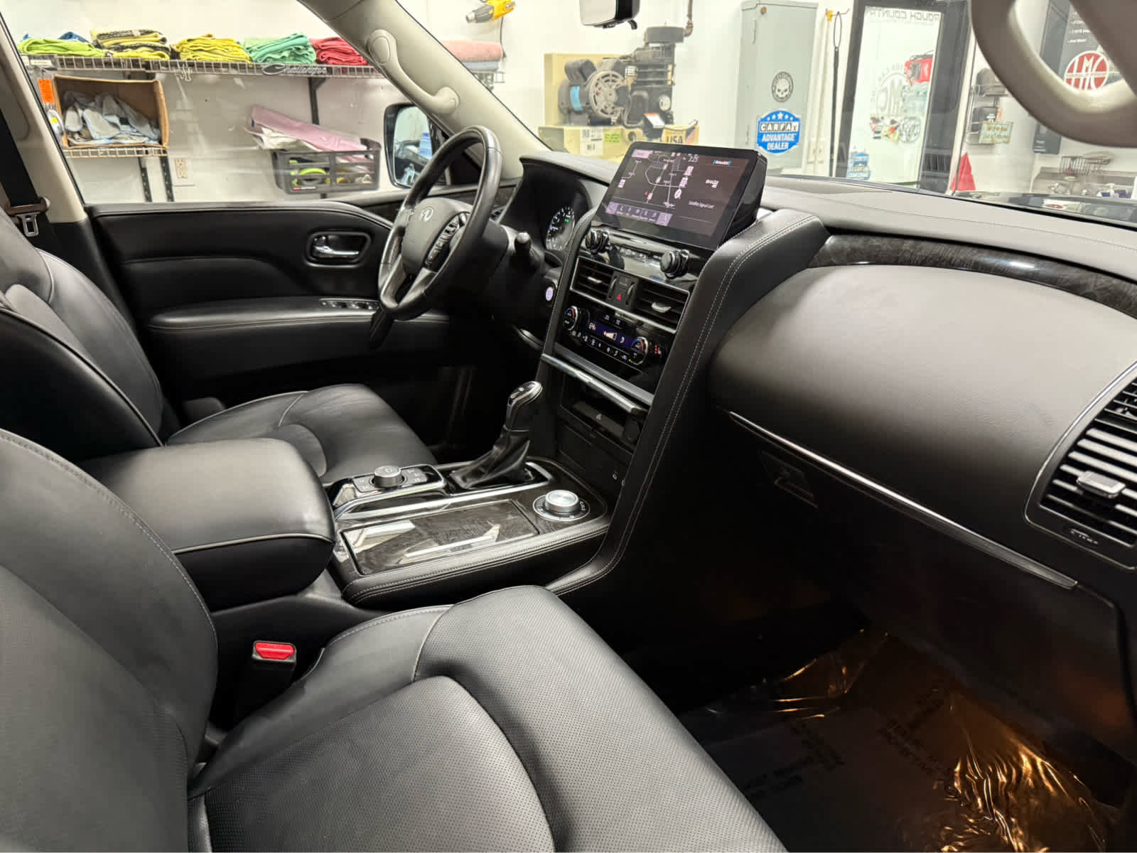 Used 2024 INFINITI QX80 Luxe w/ Cargo Package image 33