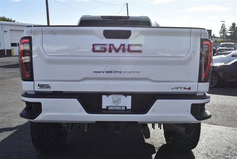 Used 2025 GMC Sierra 3500 AT4 w/ AT4 Premium Plus Package image 4
