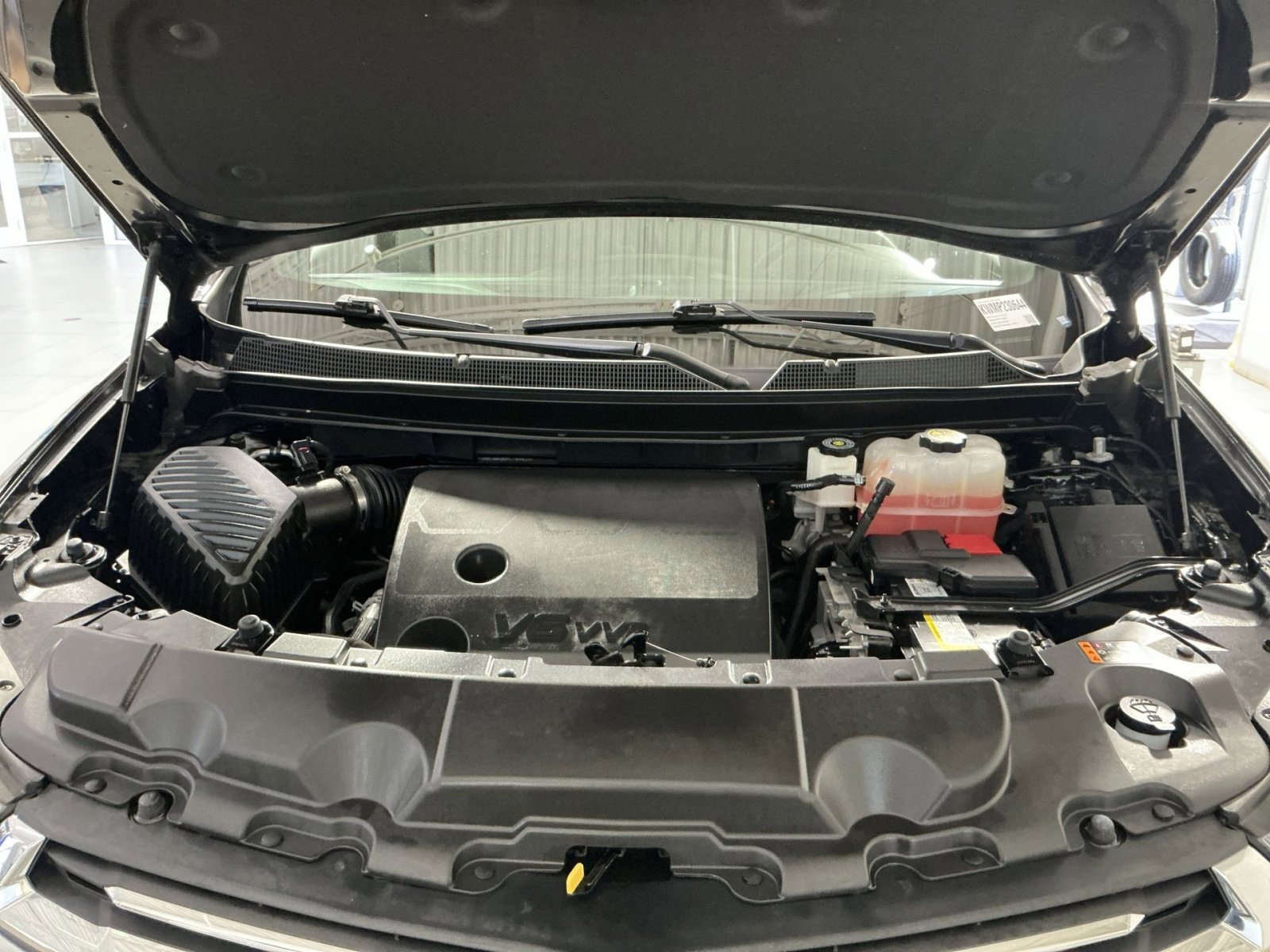 Used 2023 Chevrolet Traverse LT image 28
