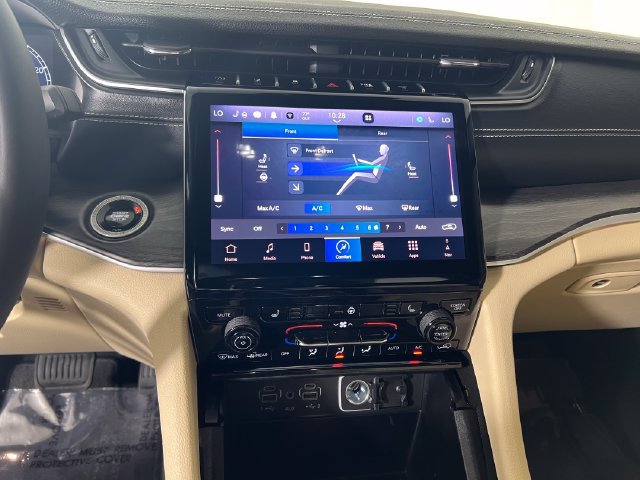 Used 2024 Jeep Grand Cherokee L Limited RWD image 19