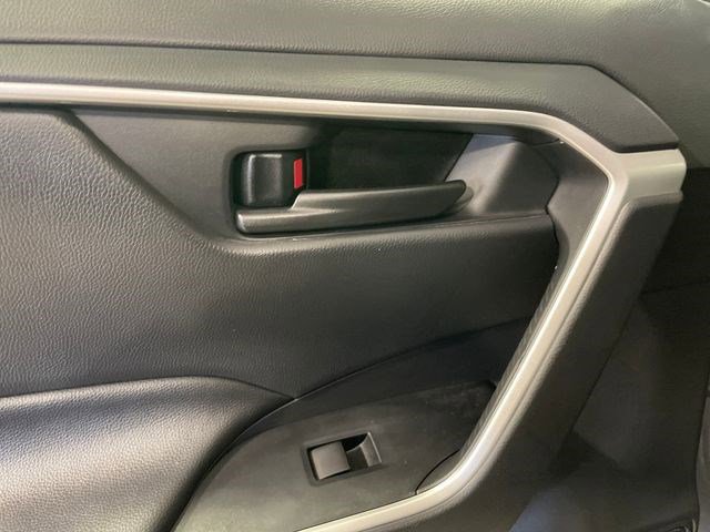 Used 2020 Toyota RAV4 LE w/ All Weather Liner Package AWD/4WD image 30