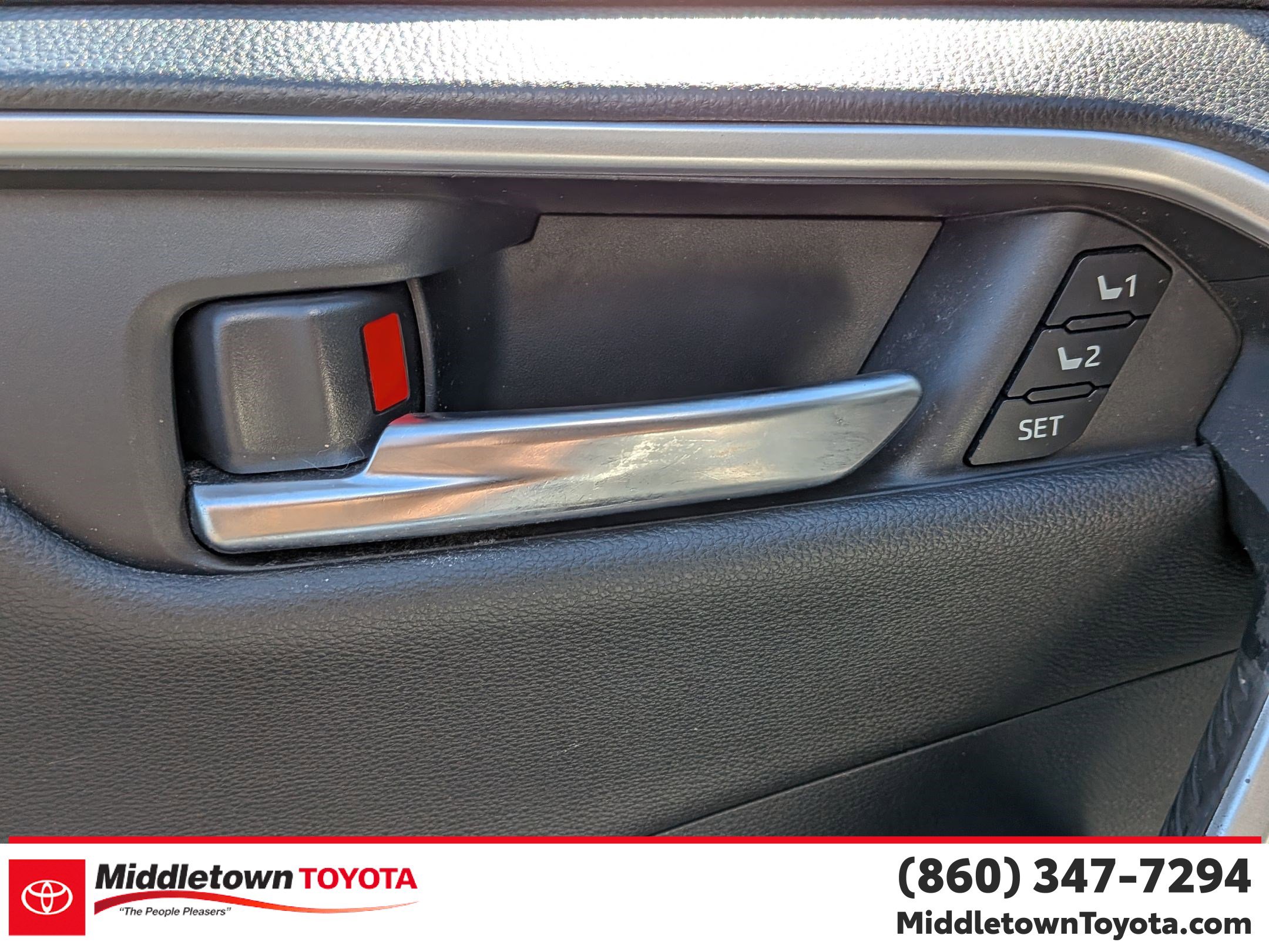 Used 2019 Toyota RAV4 Limited w/ Limited Grade Weather Package AWD/4WD image 11