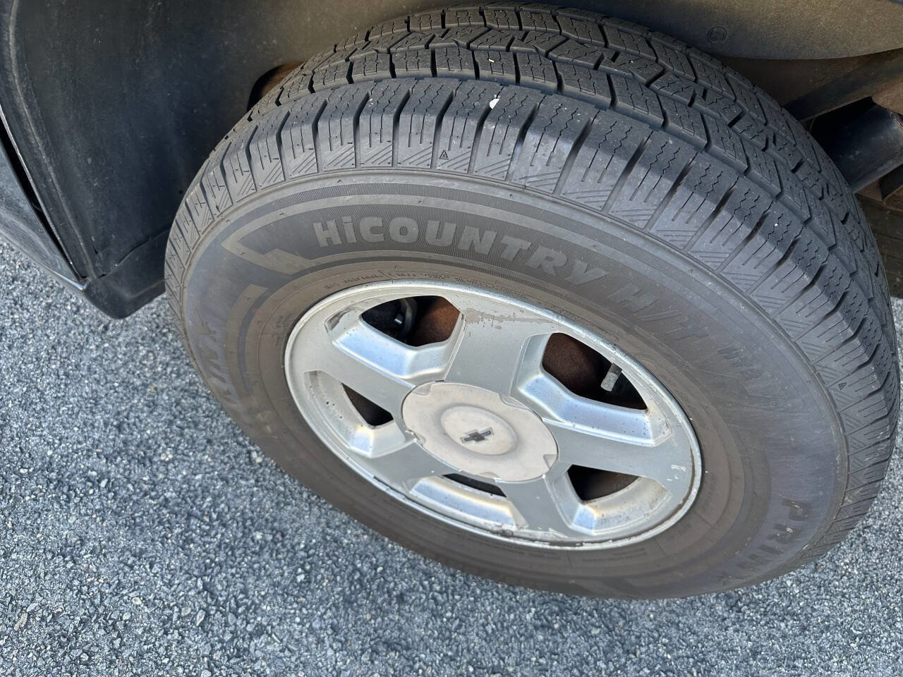 Used 2002 Chevrolet TrailBlazer LS w/ Preferred Equipment Group RWD image 10