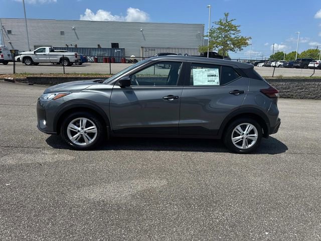 New 2025 Nissan Kicks Play S image 7