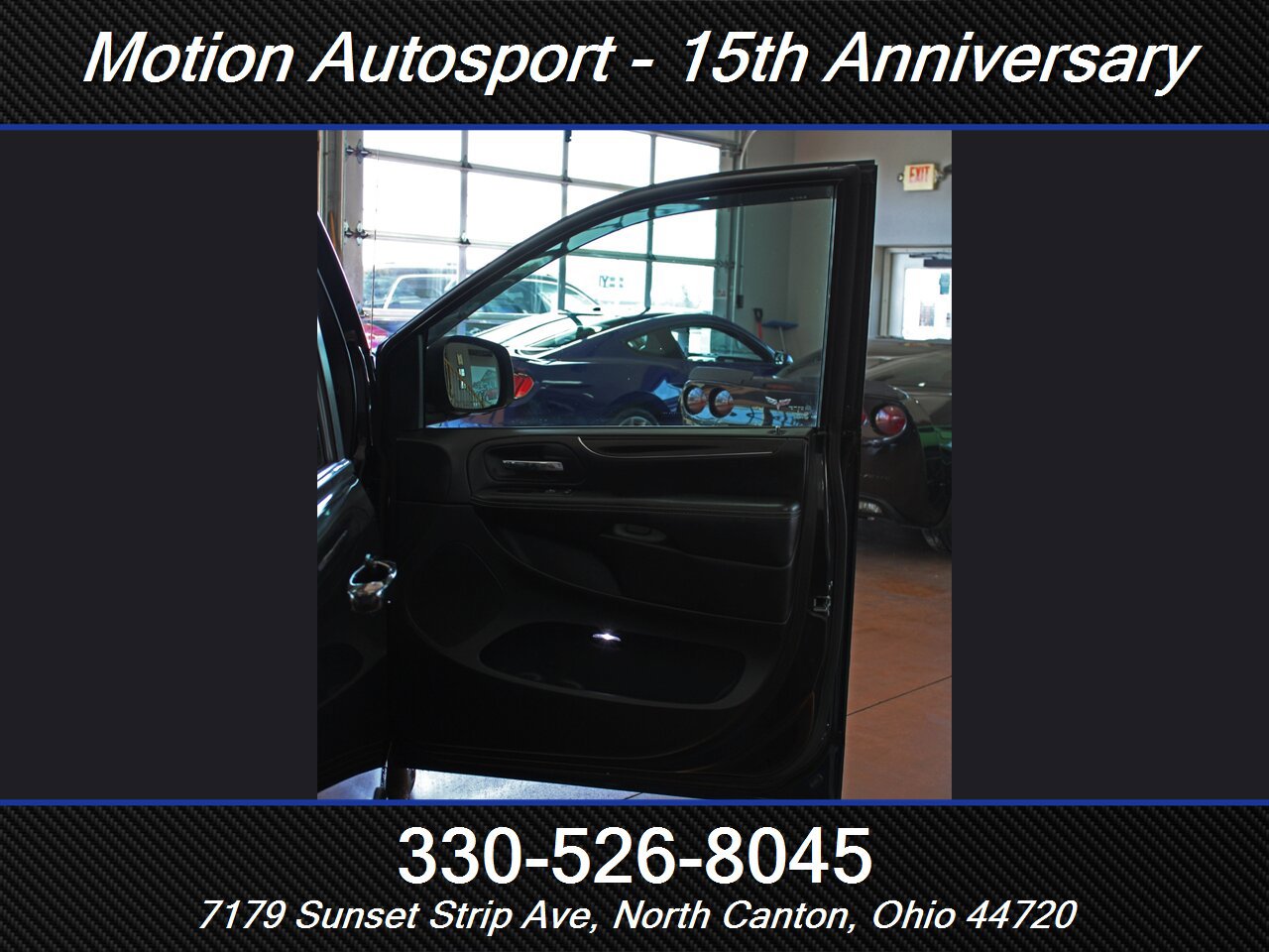 Used 2015 Chrysler Town & Country S w/ Driver Convenience Group FWD image 32