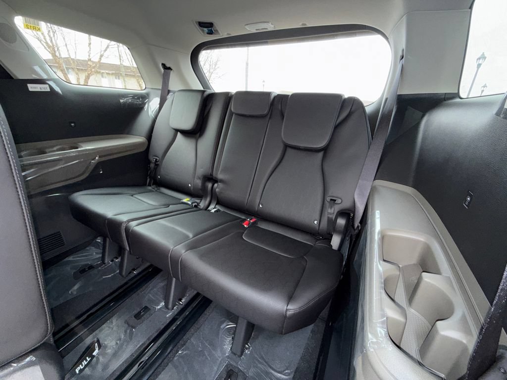 New 2026 Kia Carnival FWD image 27