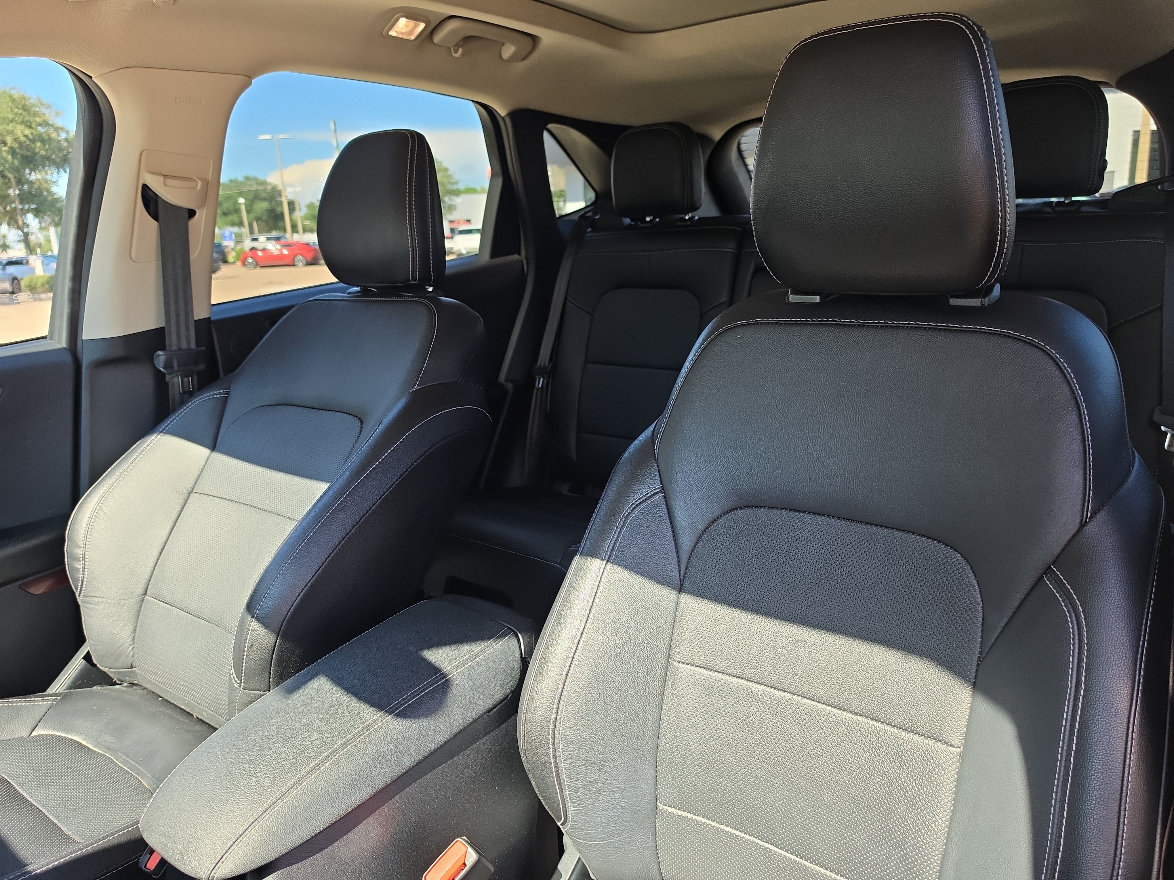 Used 2020 Ford Escape Titanium FWD image 22
