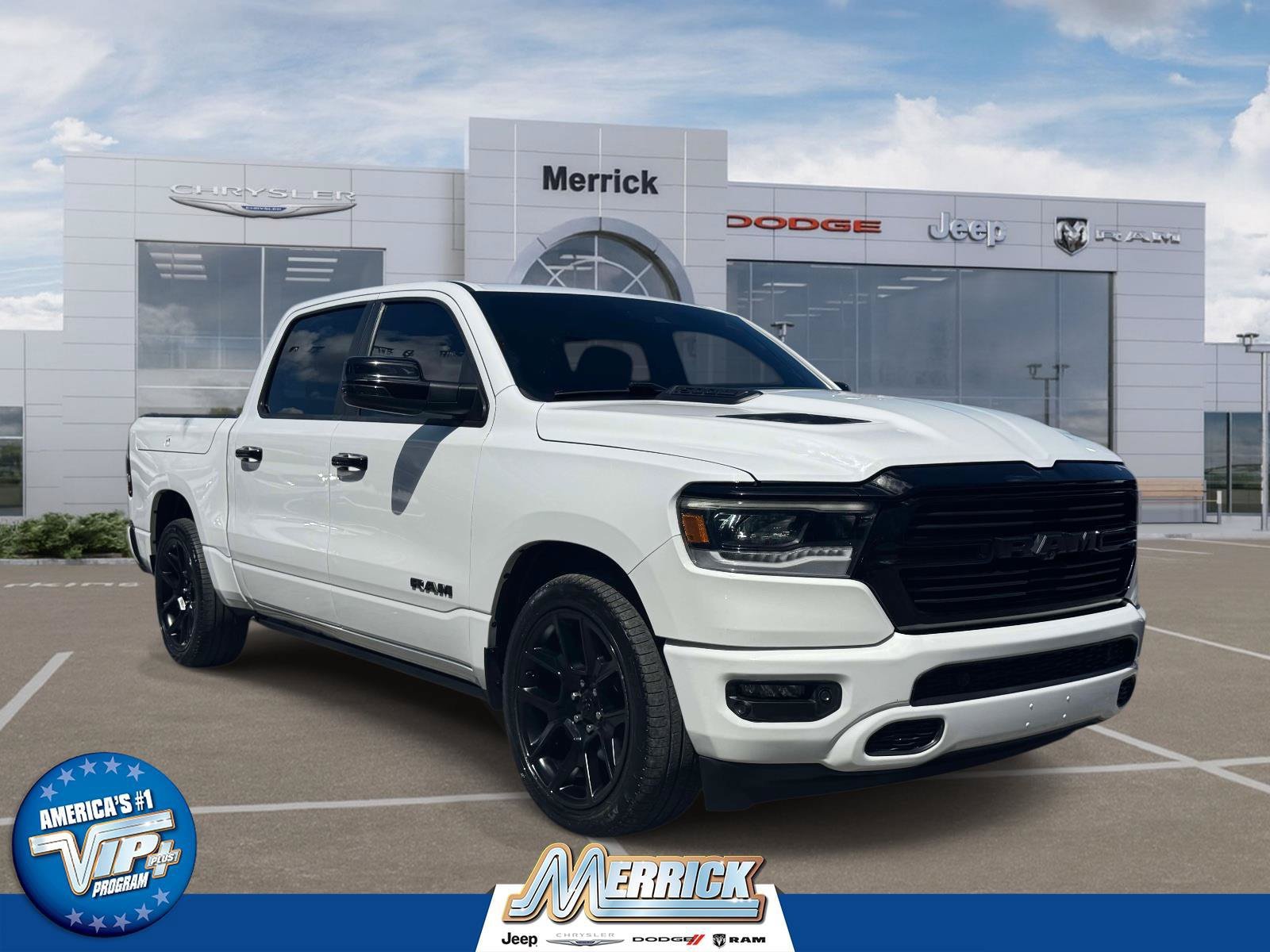 Used 2024 RAM 1500 Laramie AWD/4WD image 1