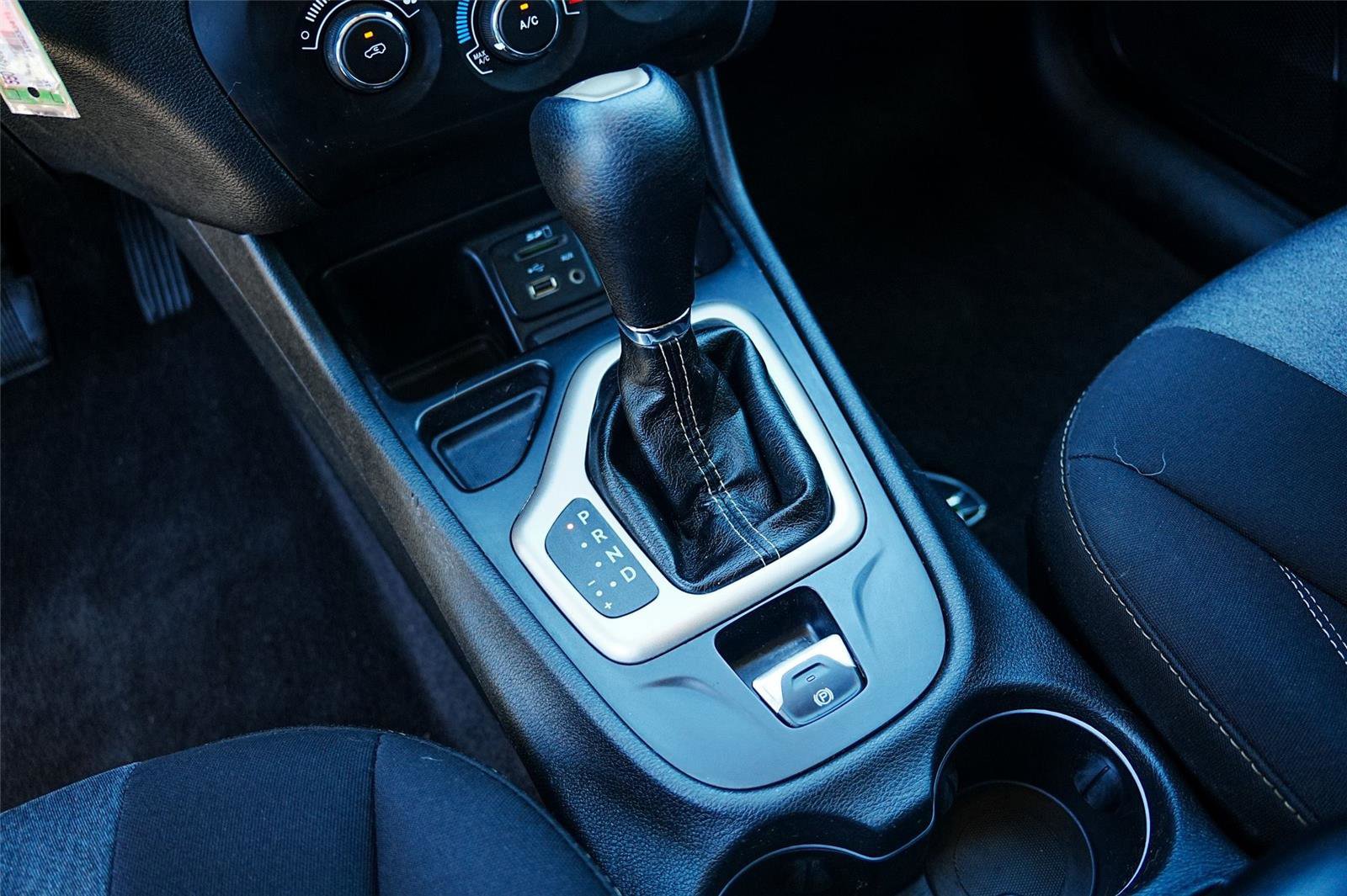 Used 2016 Jeep Cherokee Sport image 18