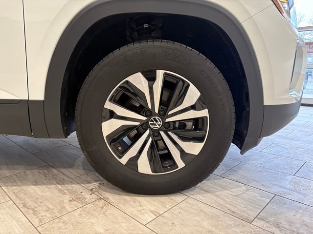 Used 2025 Volkswagen Atlas SE image 33