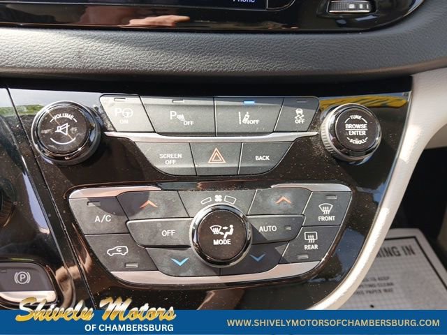 Used 2017 Chrysler Pacifica Touring-L Plus w/ Advanced Safetytec Group image 27