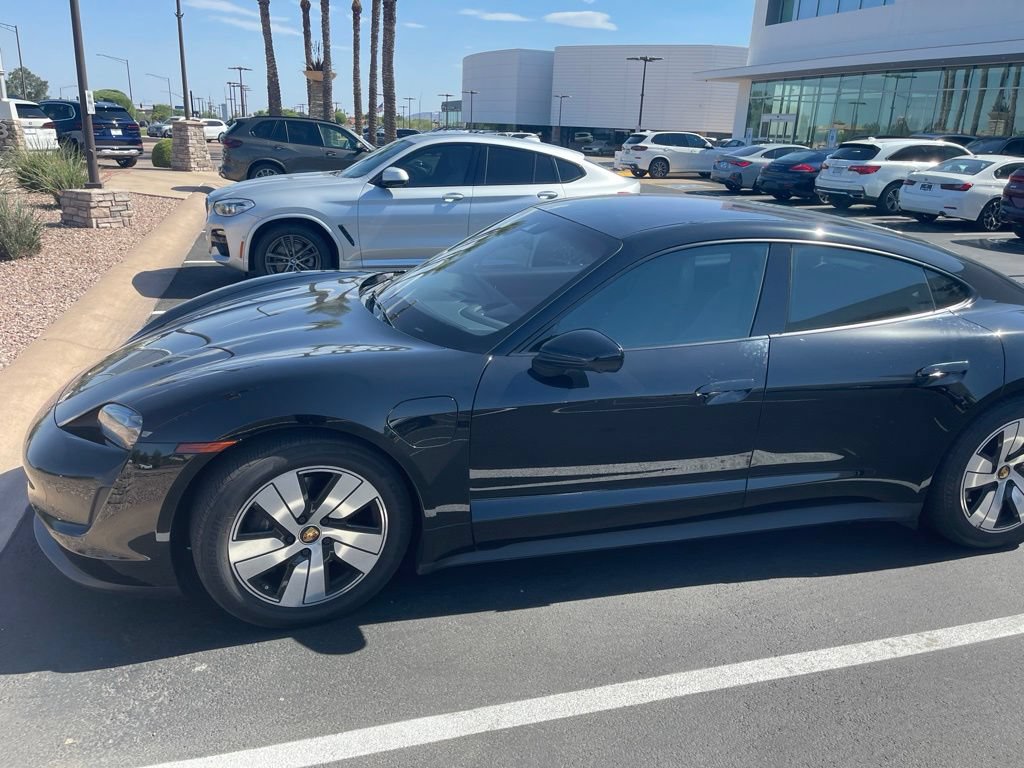 Used 2022 Porsche Taycan RWD image 8