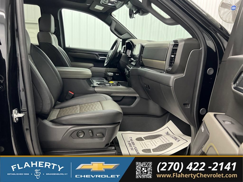 Used 2025 Chevrolet Silverado 1500 ZR2 w/ Technology Package AWD/4WD image 15