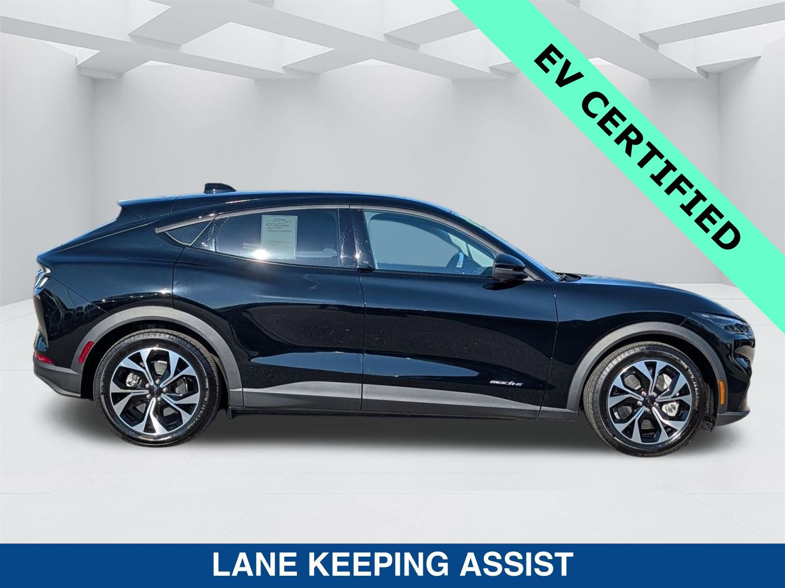 Certified 2025 Ford Mustang Mach-E Select image 3