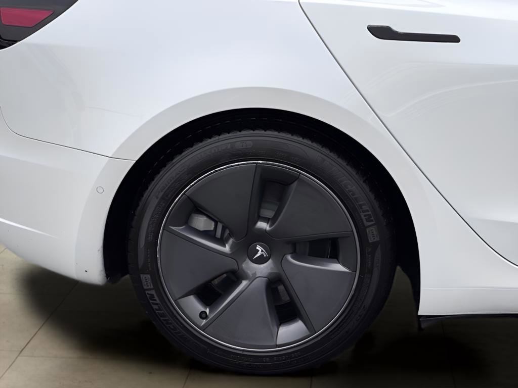 Used 2021 Tesla Model 3 Standard Range Plus image 45