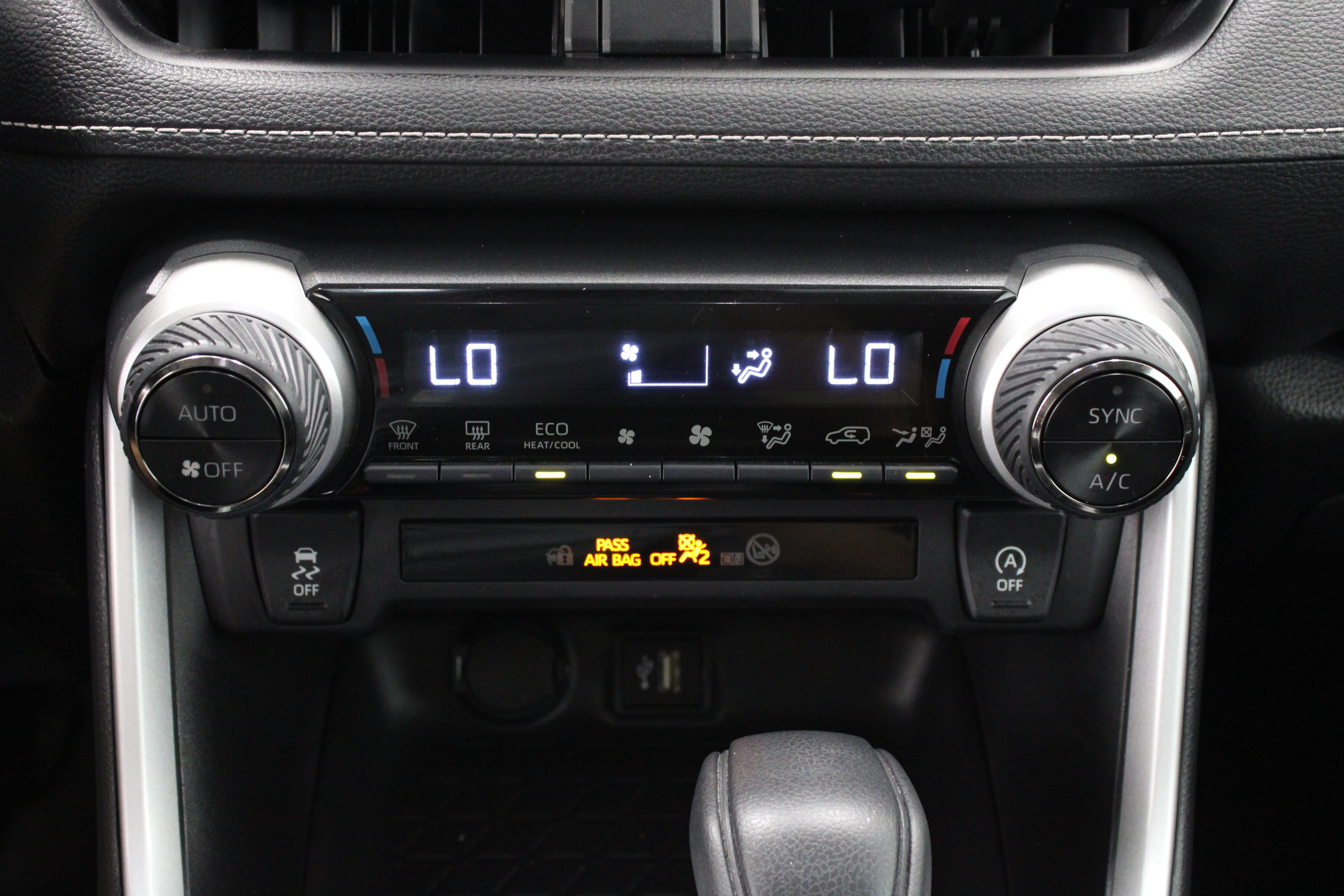 Used 2025 Toyota RAV4 XLE FWD image 20