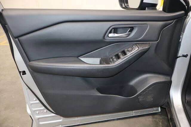 Used 2024 Nissan Rogue SV FWD image 22