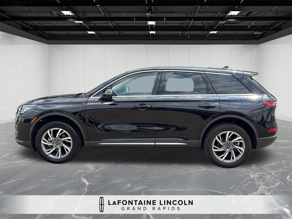 Certified 2023 Lincoln Corsair FWD w/ Equipment Group 101A image 2