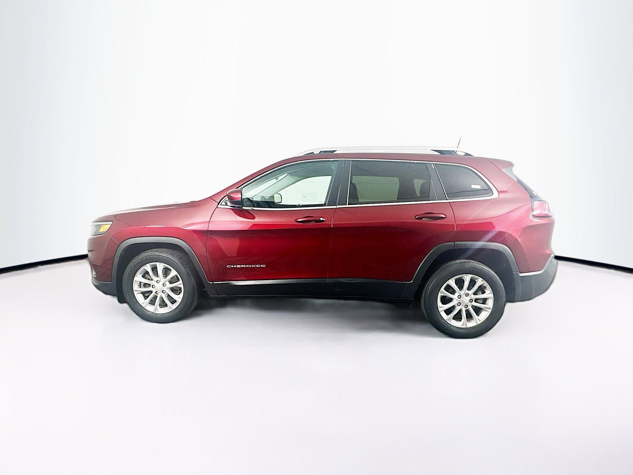 Used 2019 Jeep Cherokee Latitude w/ Popular Appearance Group image 4