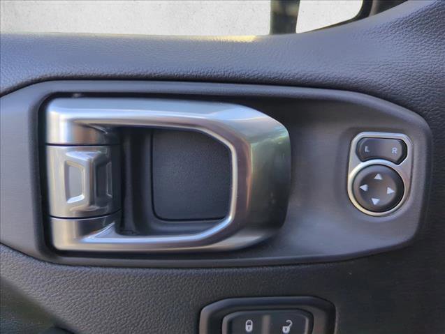 Used 2025 Jeep Gladiator Rubicon w/ Convenience Group image 25