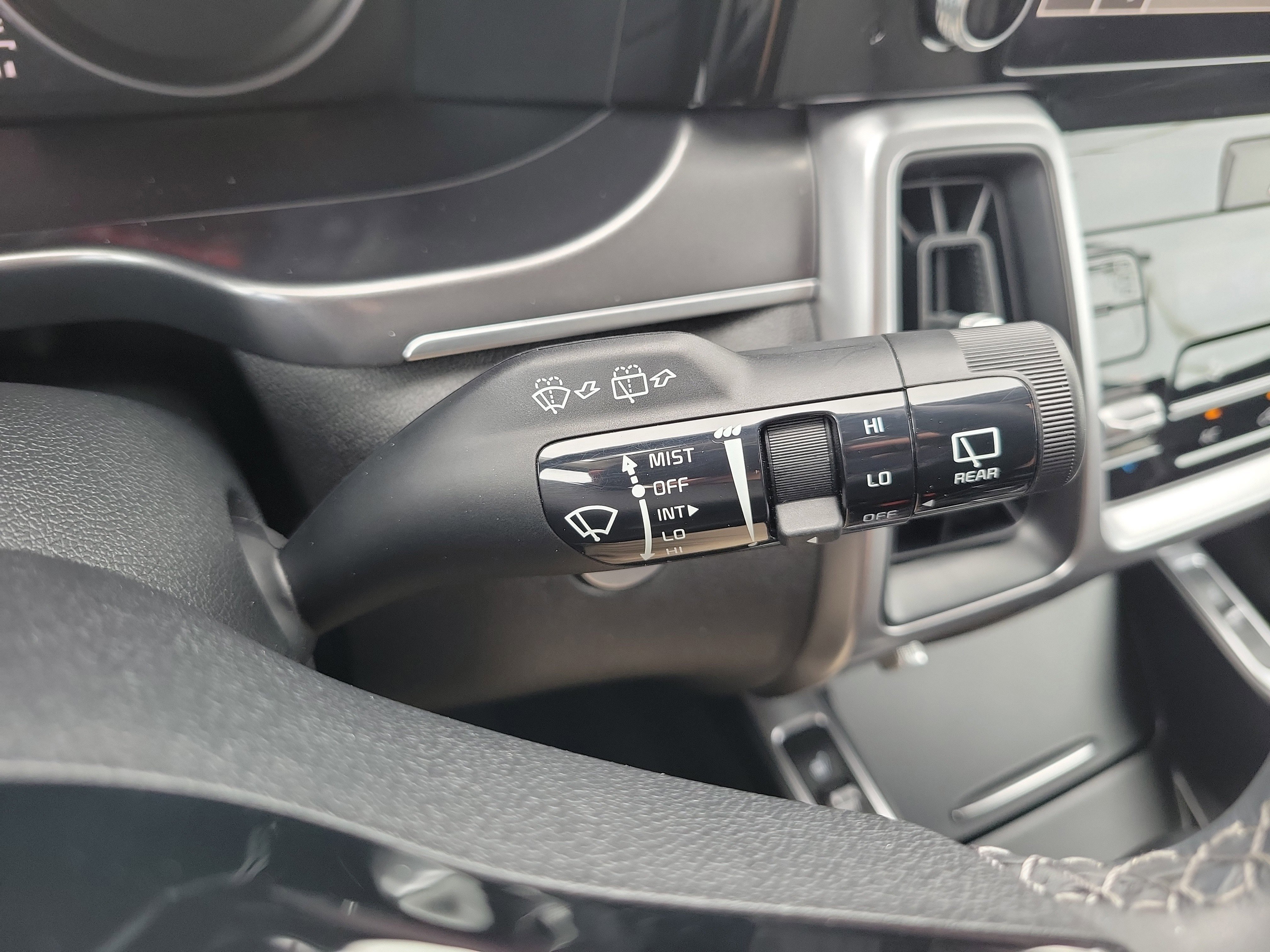 Certified 2023 Kia Sorento S FWD image 30