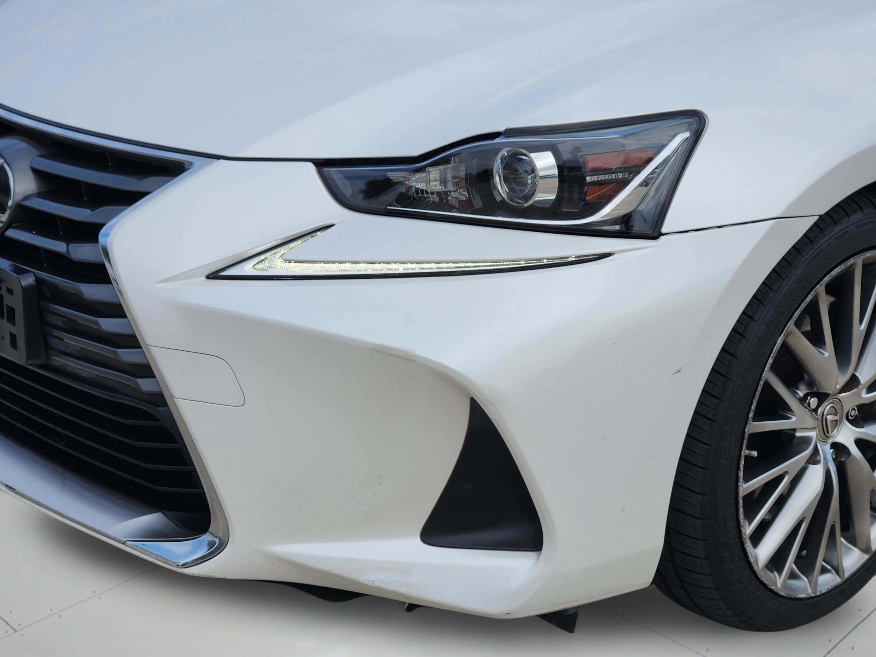 Used 2017 Lexus IS 200t RWD image 34