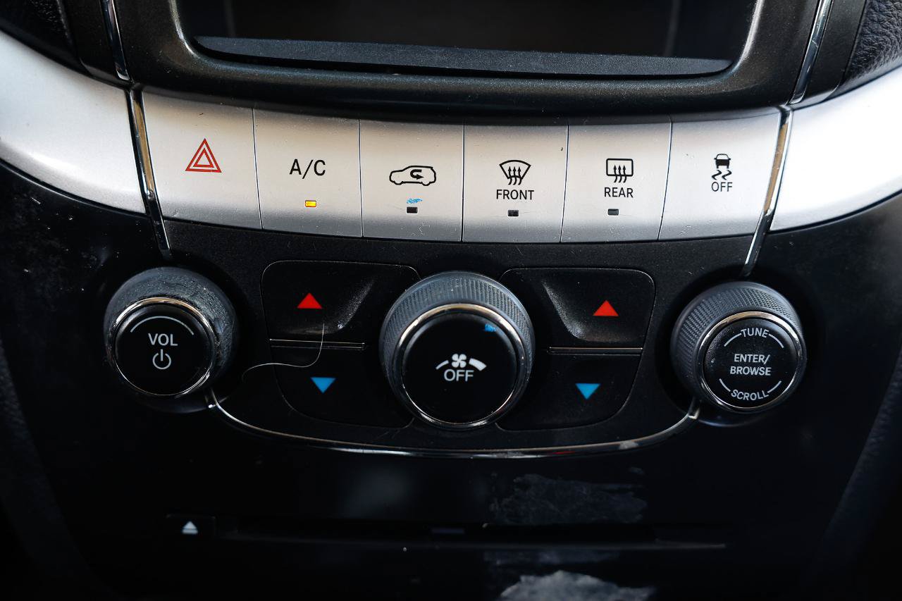 Used 2017 Dodge Journey SE FWD image 30