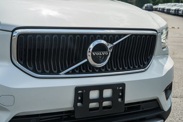 Used 2021 Volvo XC40 T5 Momentum w/ Premium Package AWD/4WD image 12