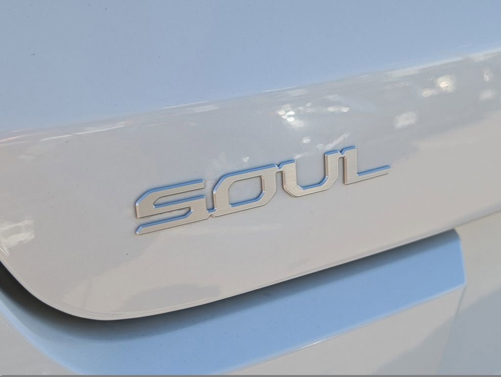 Certified 2025 Kia Soul LX image 14