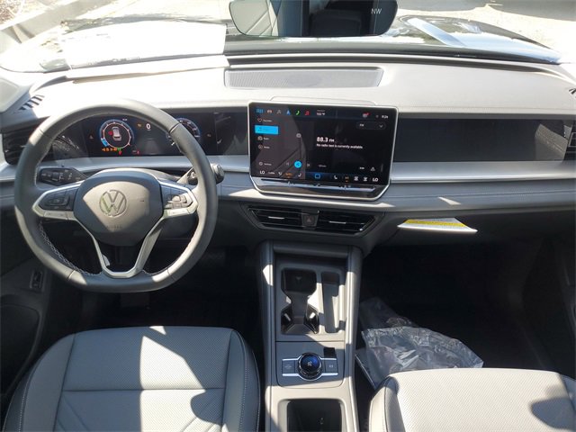 New 2025 Volkswagen Tiguan SE image 18