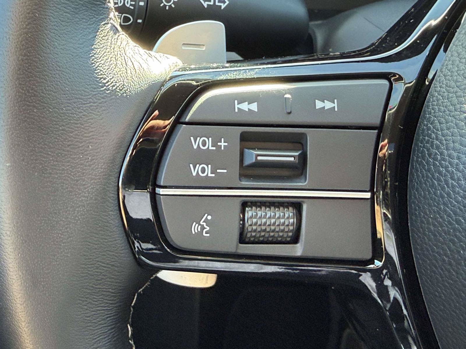 Used 2025 Acura ADX AWD image 22