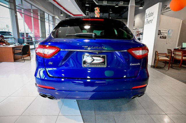 Used 2020 Maserati Levante AWD/4WD image 6