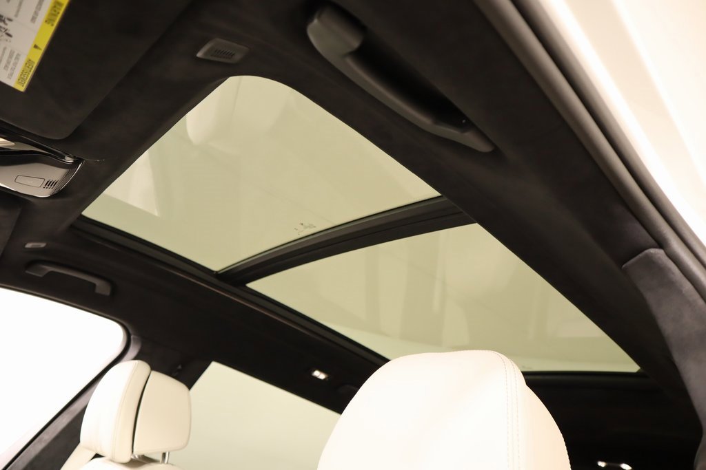 New 2026 BMW X7 M60i w/ Climate Comfort Package image 17