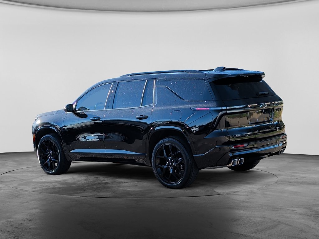 Used 2026 Chevrolet Traverse RS w/ LPO, Floor Liner Package FWD image 5