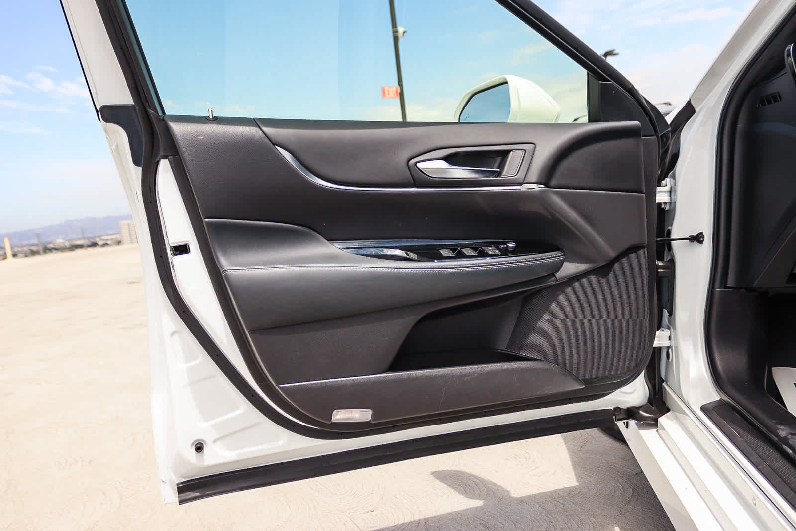 Used 2022 Toyota Mirai w/ Advanced Technology Package RWD image 21