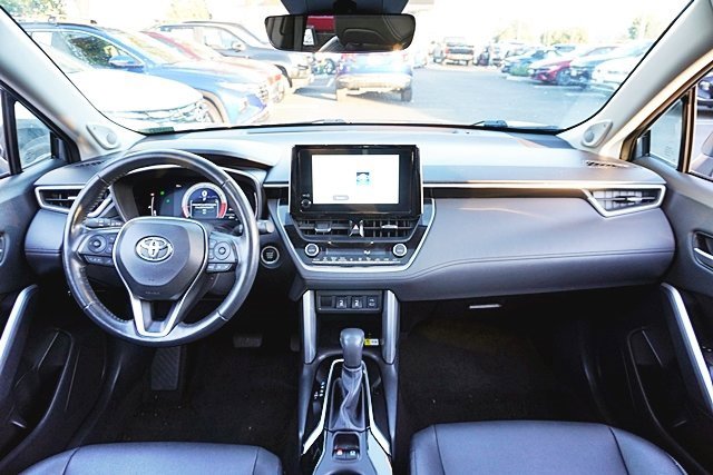 Used 2023 Toyota Corolla Cross XLE w/ Convenience Package image 19