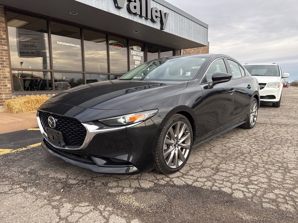 Used 2019 MAZDA MAZDA3 AWD Sedan w/ Preferred Package video 3