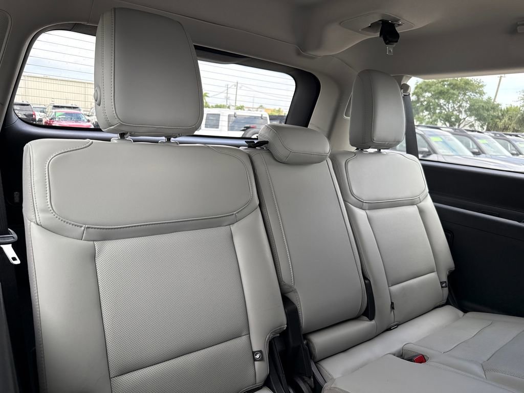 Used 2025 Ford Expedition Max Platinum AWD/4WD image 33