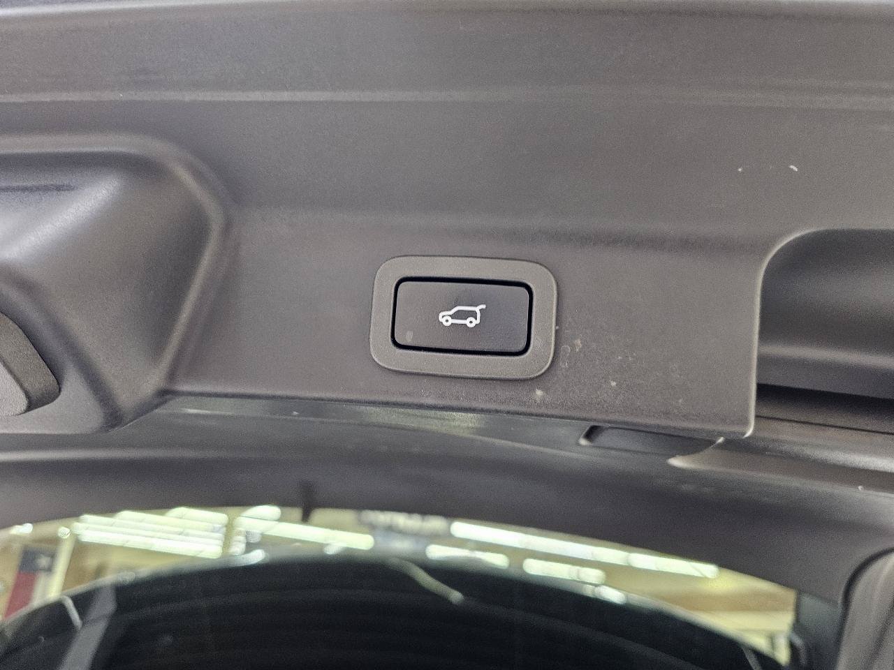 Used 2018 Jaguar F-PACE Prestige AWD/4WD image 15