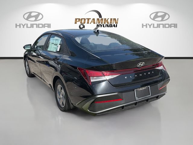 New 2026 Hyundai Elantra SE FWD image 7