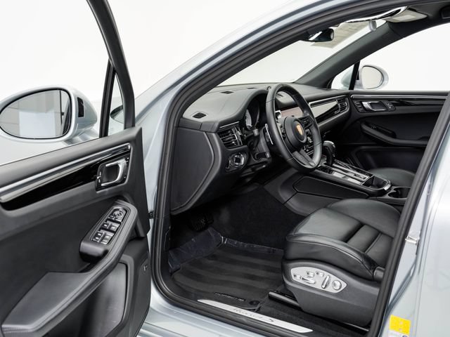 Certified 2022 Porsche Macan S AWD/4WD image 9