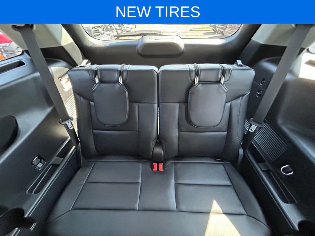 Certified 2022 Ford Explorer XLT w/ Equipment Group 202A image 15