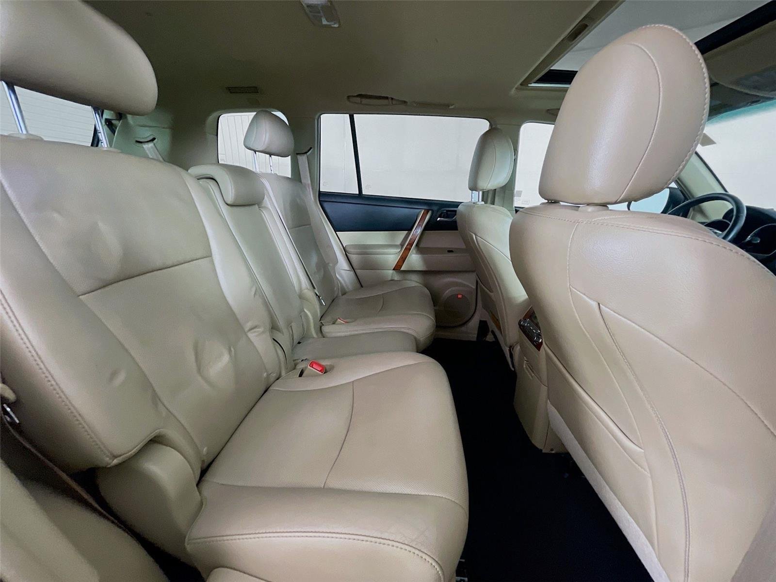 Used 2012 Toyota Highlander Limited w/ Convenience Pkg AWD/4WD image 30