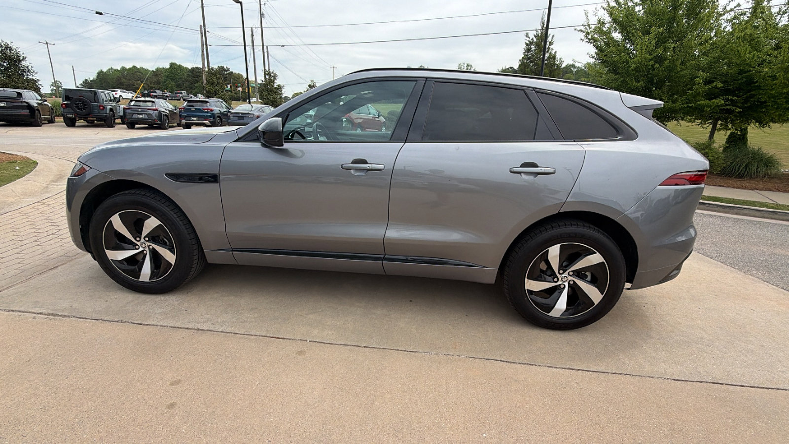 Used 2024 Jaguar F-PACE R-Dynamic S AWD/4WD image 11