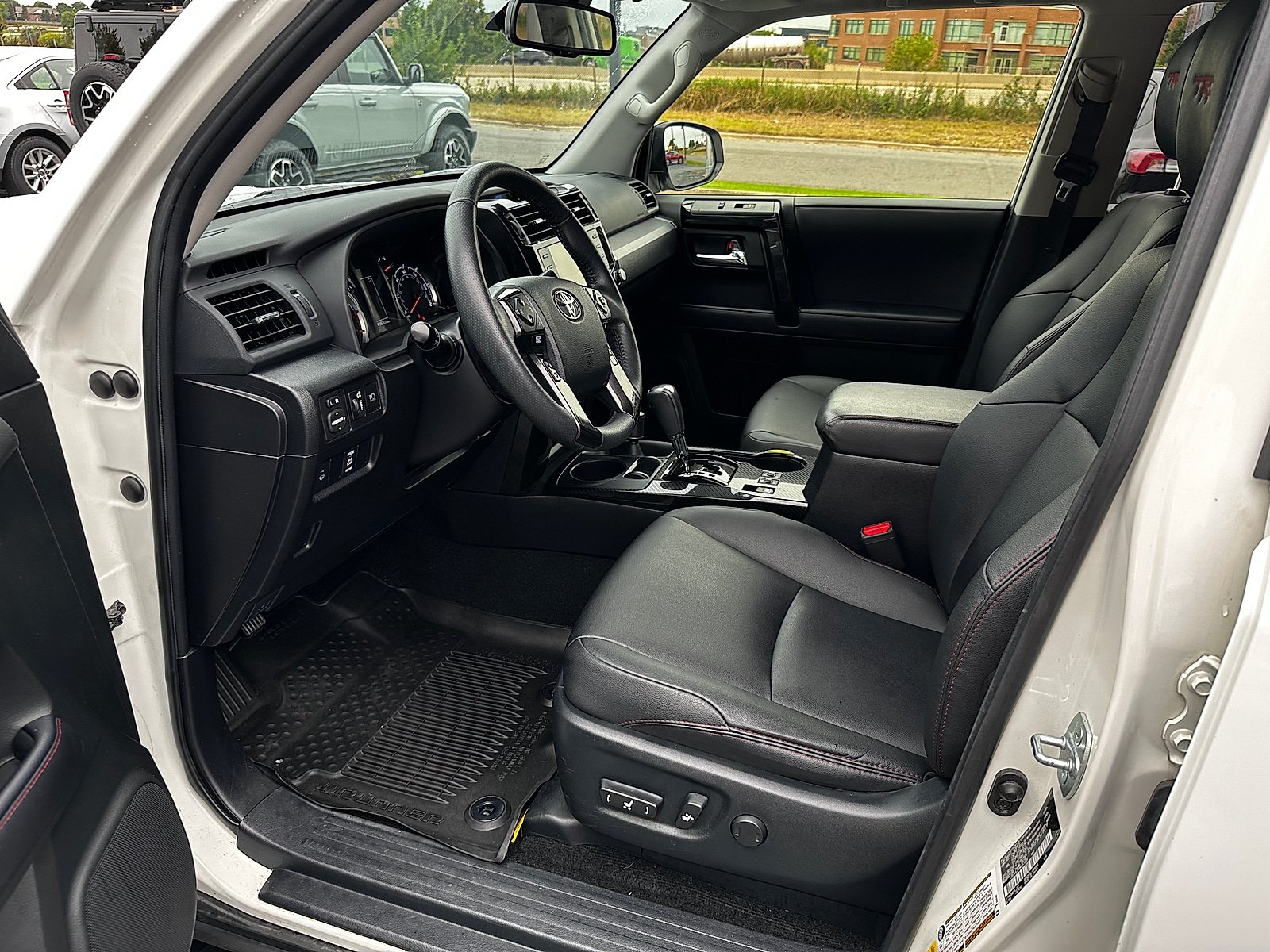 Used 2021 Toyota 4Runner Venture w/ Moonroof Package AWD/4WD image 14