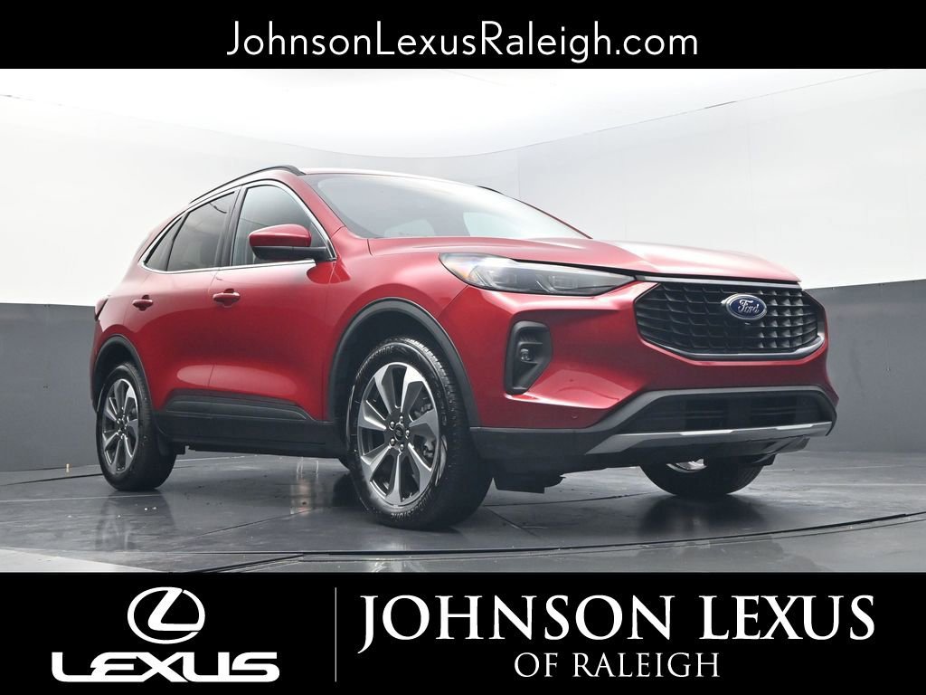 Used 2025 Ford Escape Platinum w/ Premium Technology Package image 10