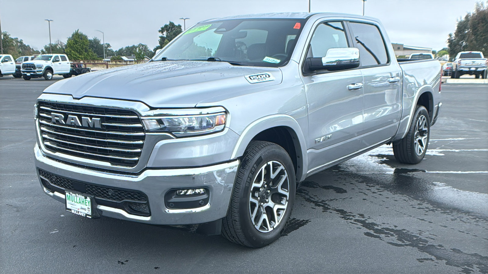 Used 2025 RAM 1500 Laramie AWD/4WD image 7
