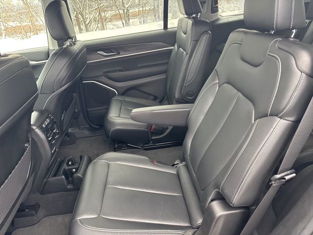 Used 2022 Jeep Grand Cherokee L Limited image 24