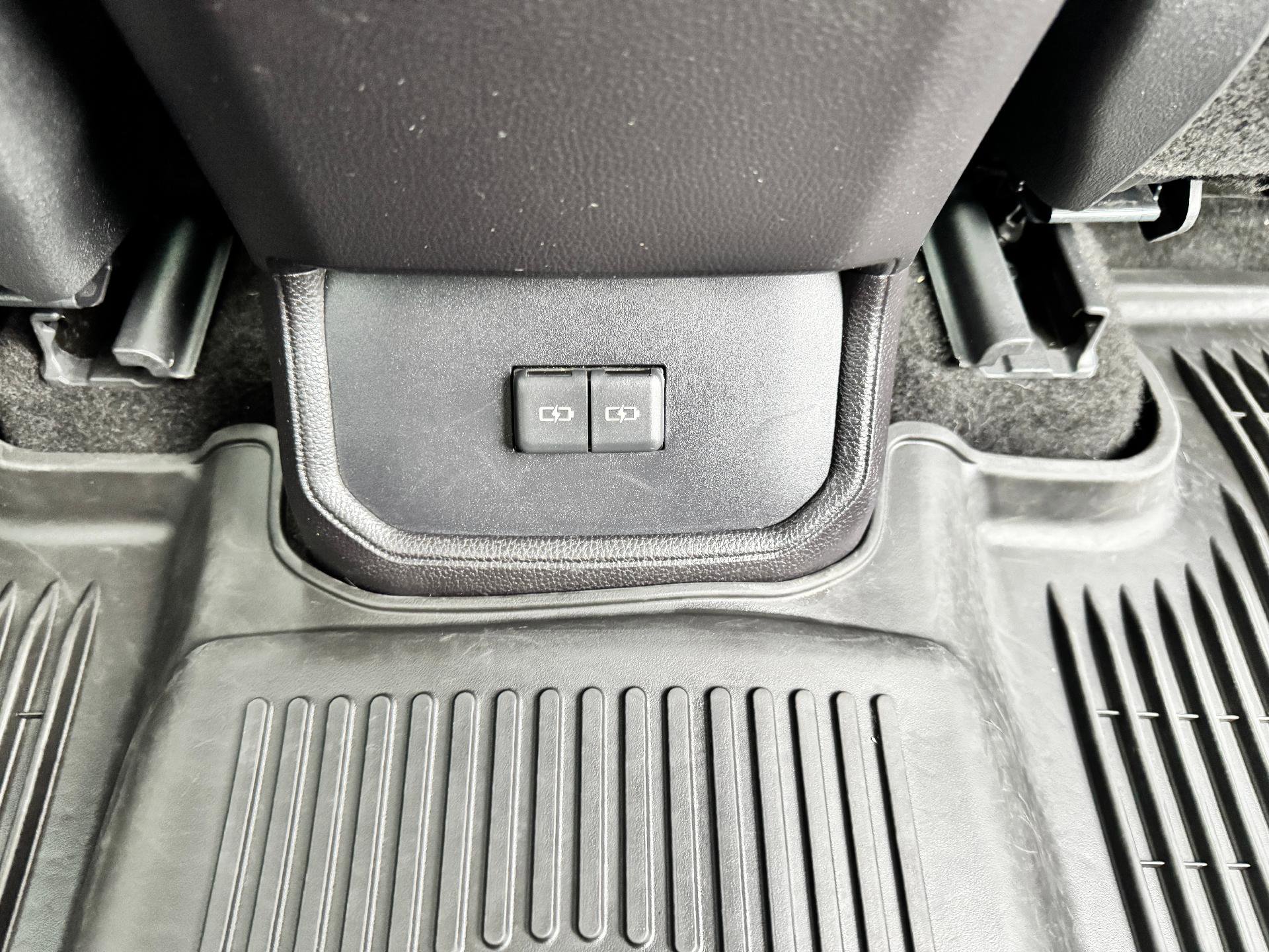 Used 2023 Toyota Highlander XLE image 26