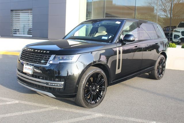 Used 2024 Land Rover Range Rover Long Wheelbase SE image 1